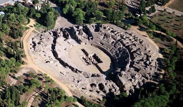 Itálica: vista aérea de del anfiteatro