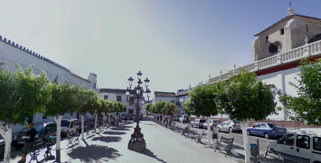 Figura-1.-Vista-este-oeste-de-la-Plaza-de-España-de-Olivares-Sevilla-Google-Earth